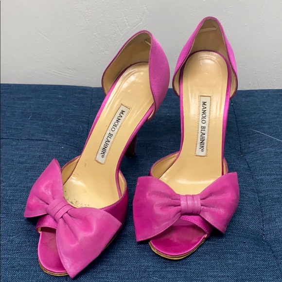 Manolo Blahnik Shoes - Manolo Blahnik pink bow pumps size 36.5